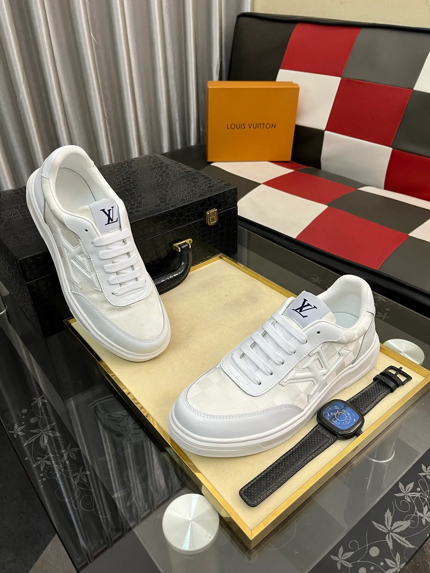 Men's shoes 💰400⌚️⌚️【LOUIS VUITTON】Same style as Louis Vuitton* official website 🚹Men's high-top casual shoes❤️Same style as popular celebrities and big names ~ Best-selling at home and abroad Lv focuses on the checkerboard series...Imported first-layer cowhide with special fabrics➕Full sheep leather lining➕Brand-specific hollow outsole💎Number: 38-443️⃣Colors available